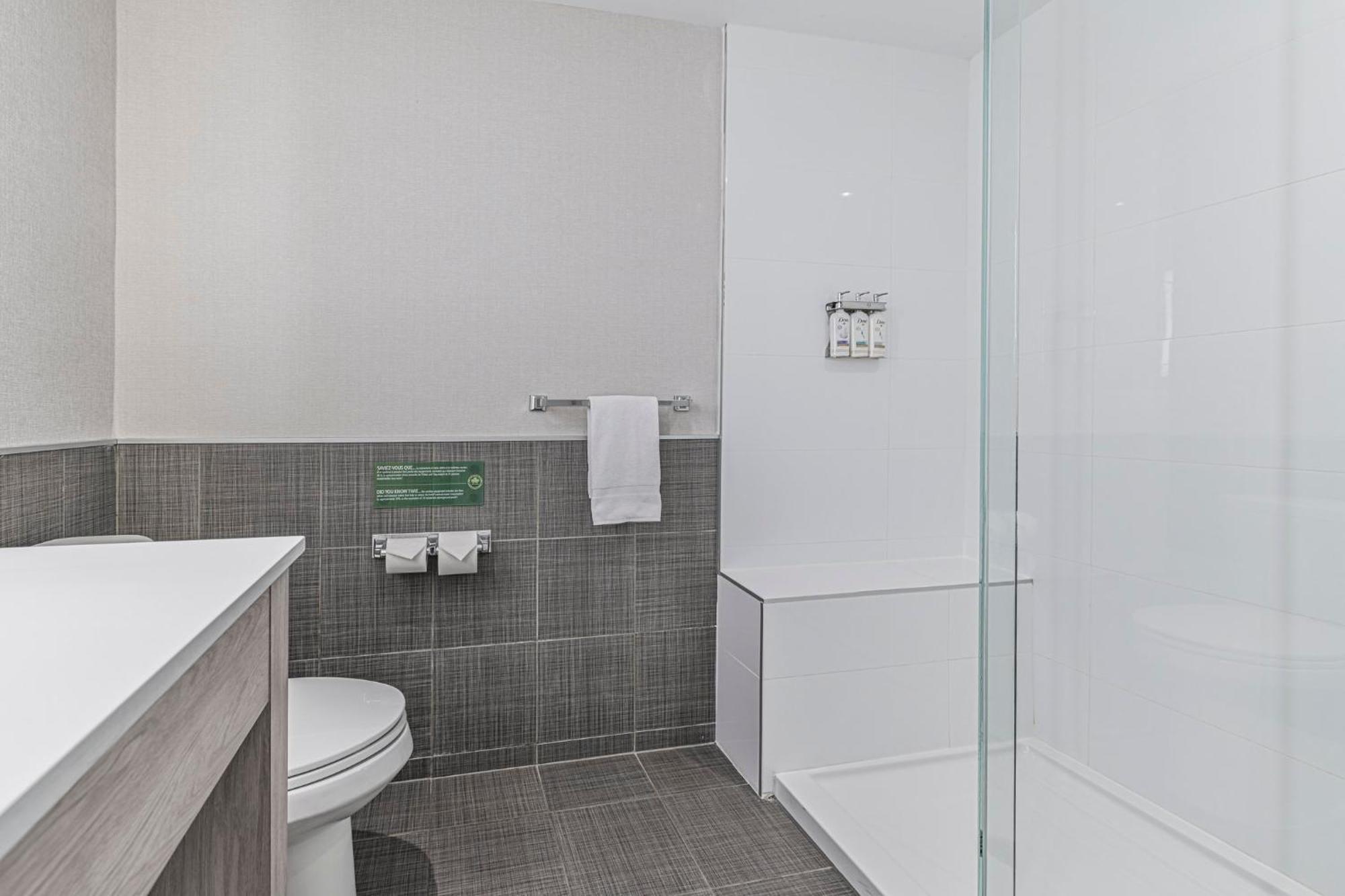 Holiday Inn Express Hotel & Suites Saint - Hyacinthe By Ihg Экстерьер фото