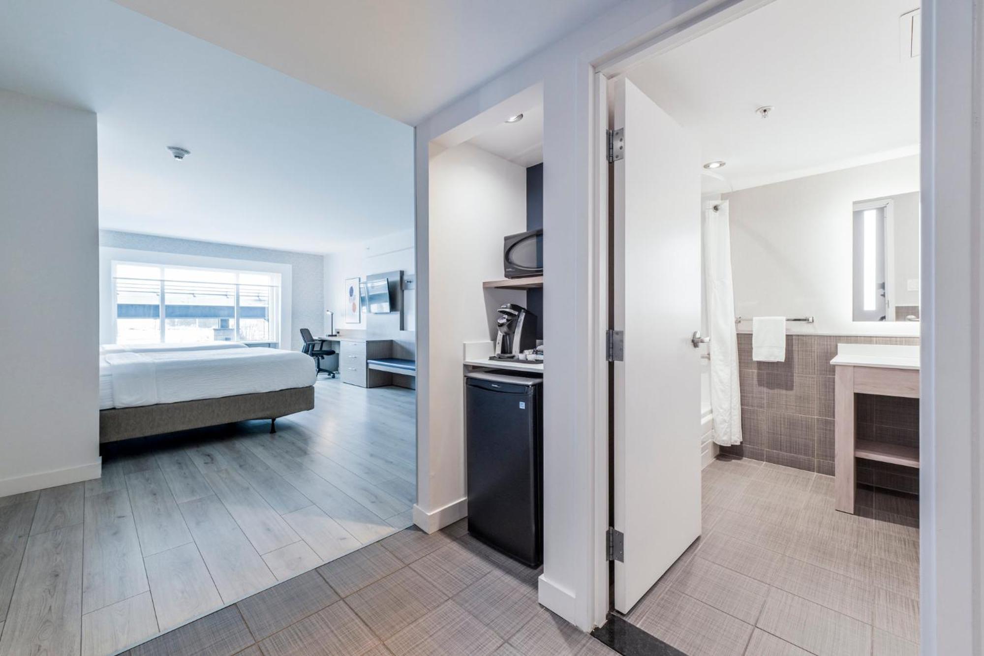 Holiday Inn Express Hotel & Suites Saint - Hyacinthe By Ihg Экстерьер фото