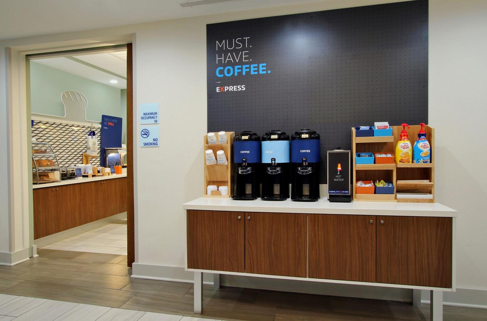 Holiday Inn Express Hotel & Suites Saint - Hyacinthe By Ihg Экстерьер фото