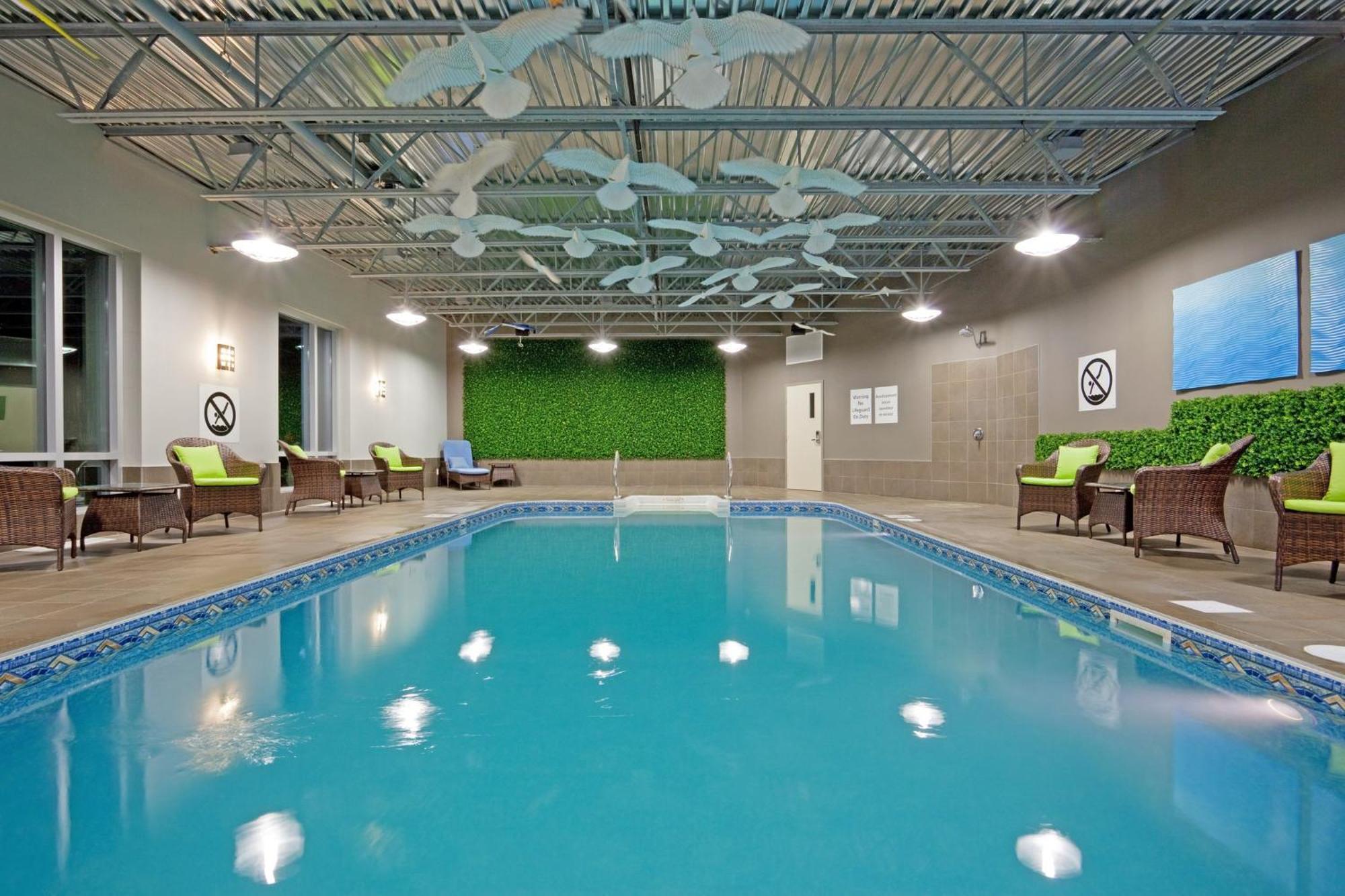 Holiday Inn Express Hotel & Suites Saint - Hyacinthe By Ihg Экстерьер фото