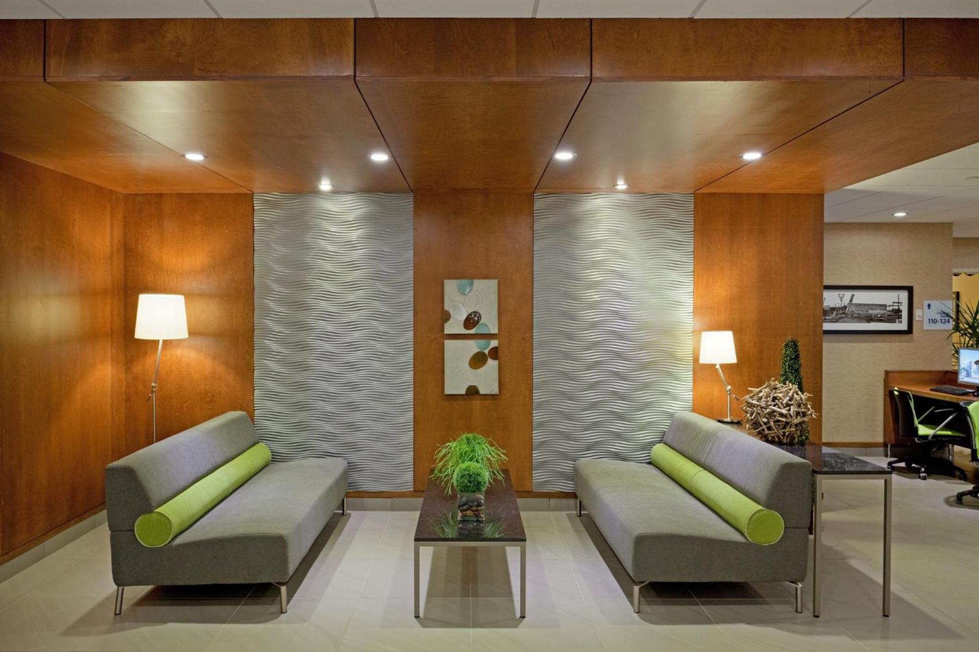 Holiday Inn Express Hotel & Suites Saint - Hyacinthe By Ihg Экстерьер фото