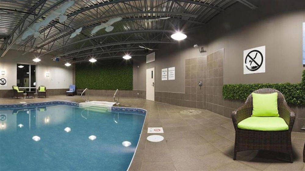 Holiday Inn Express Hotel & Suites Saint - Hyacinthe By Ihg Экстерьер фото